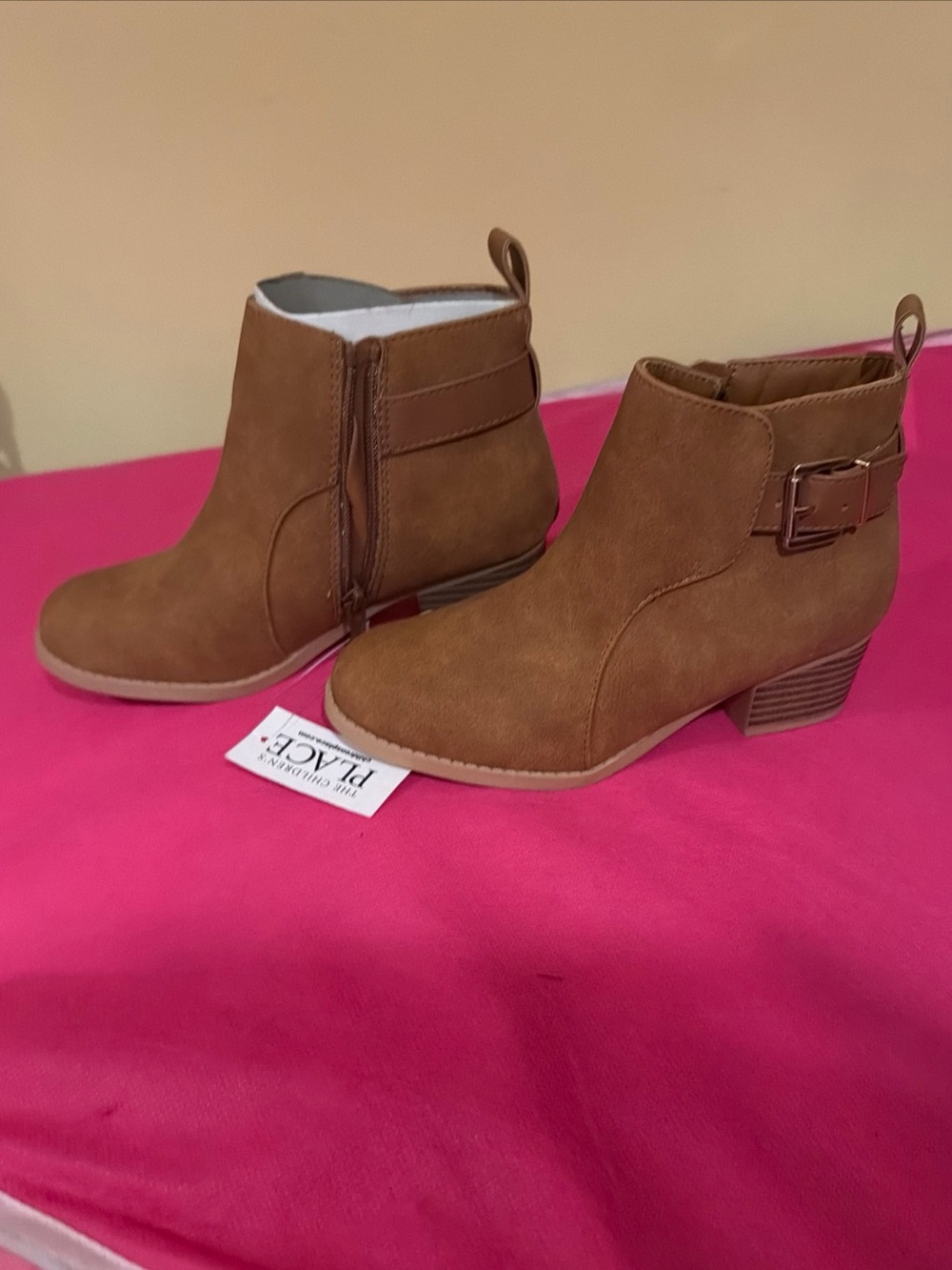 Girls Tan Children’s Place cognac Ankle Booties with Buckle Accent size 2. NWT